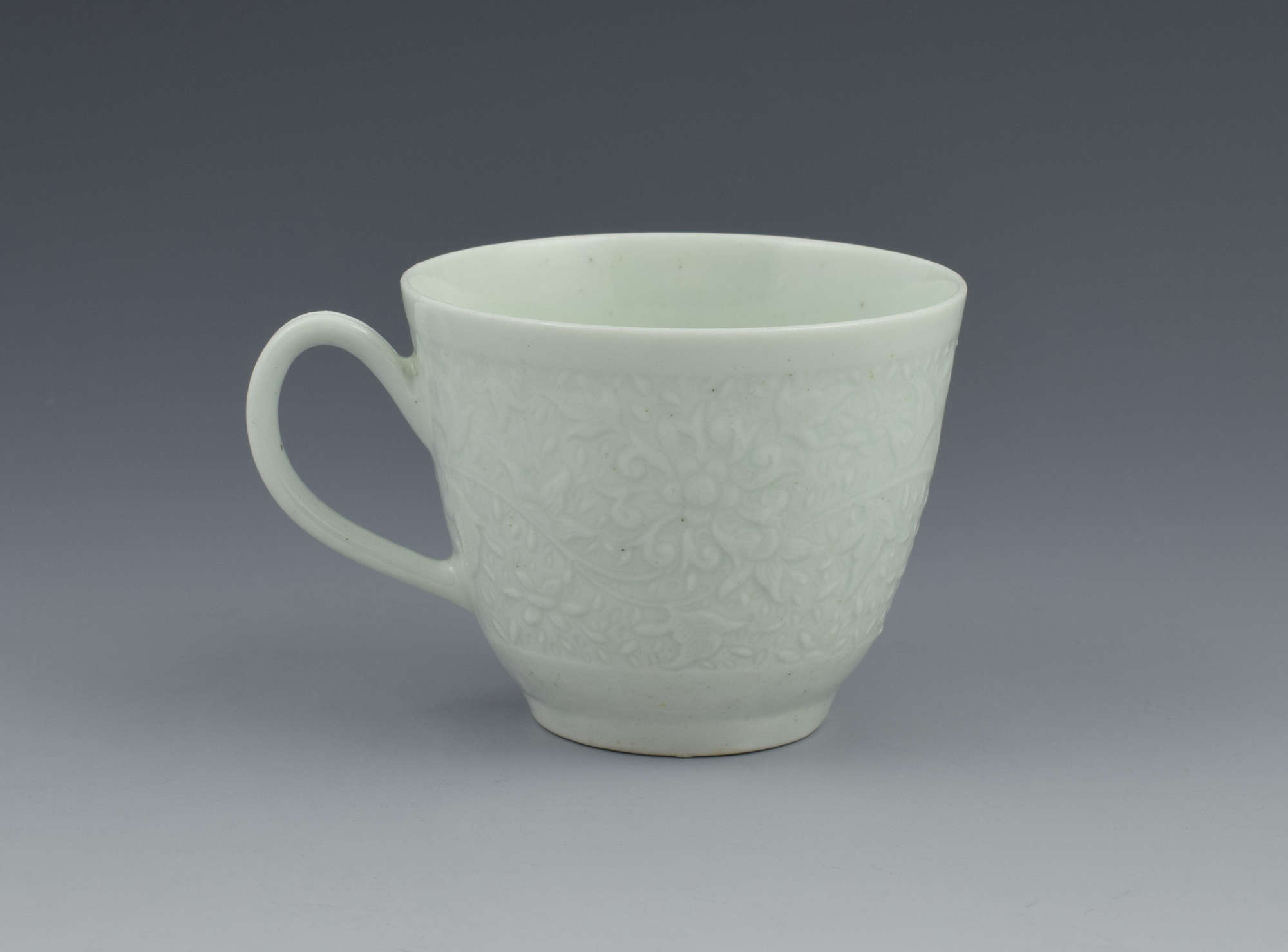 First Period Worcester Chrysanthemum Relief Moulded Coffee Cup
