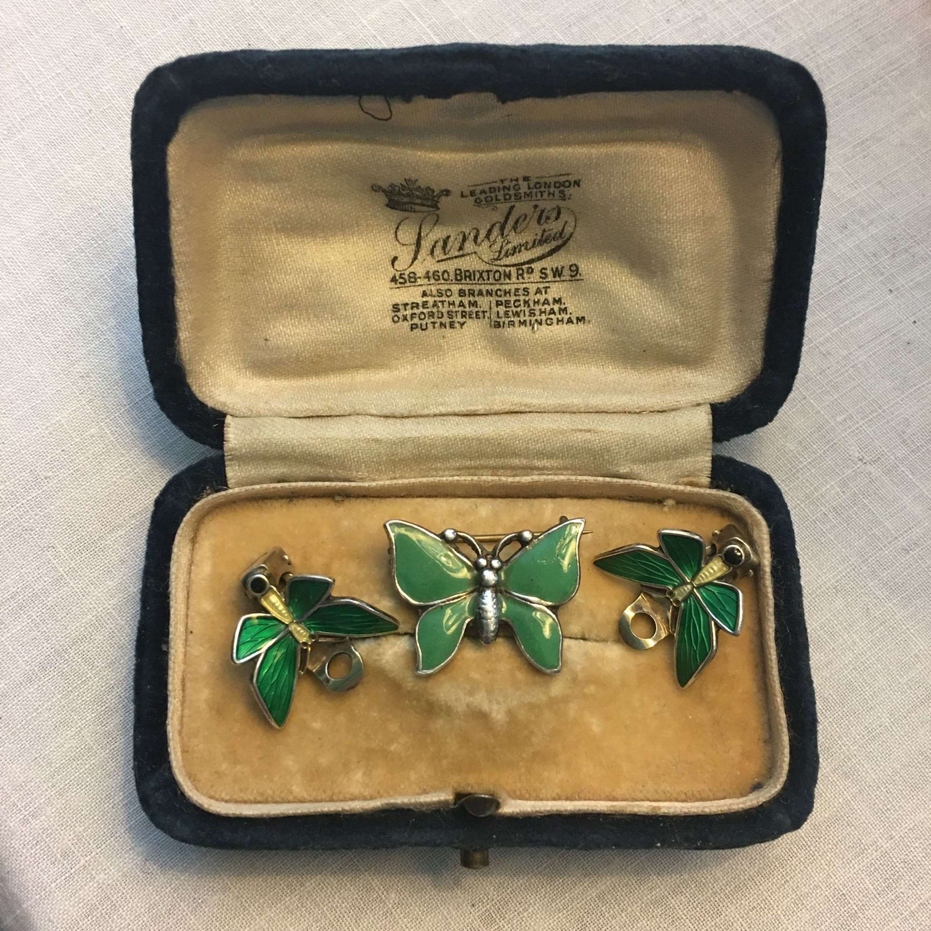 UK Antique Green Enamel Paint Butterfly w Rhinestone Flower Pin Brooch 