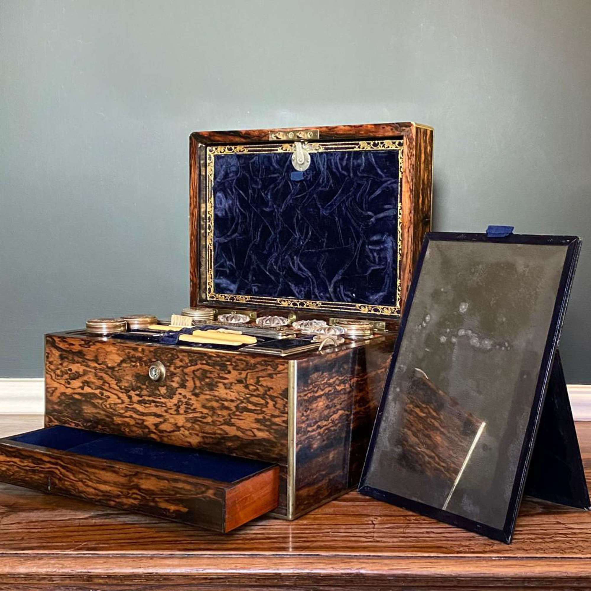 Fine quality Coromandel Wood Vanity Box
