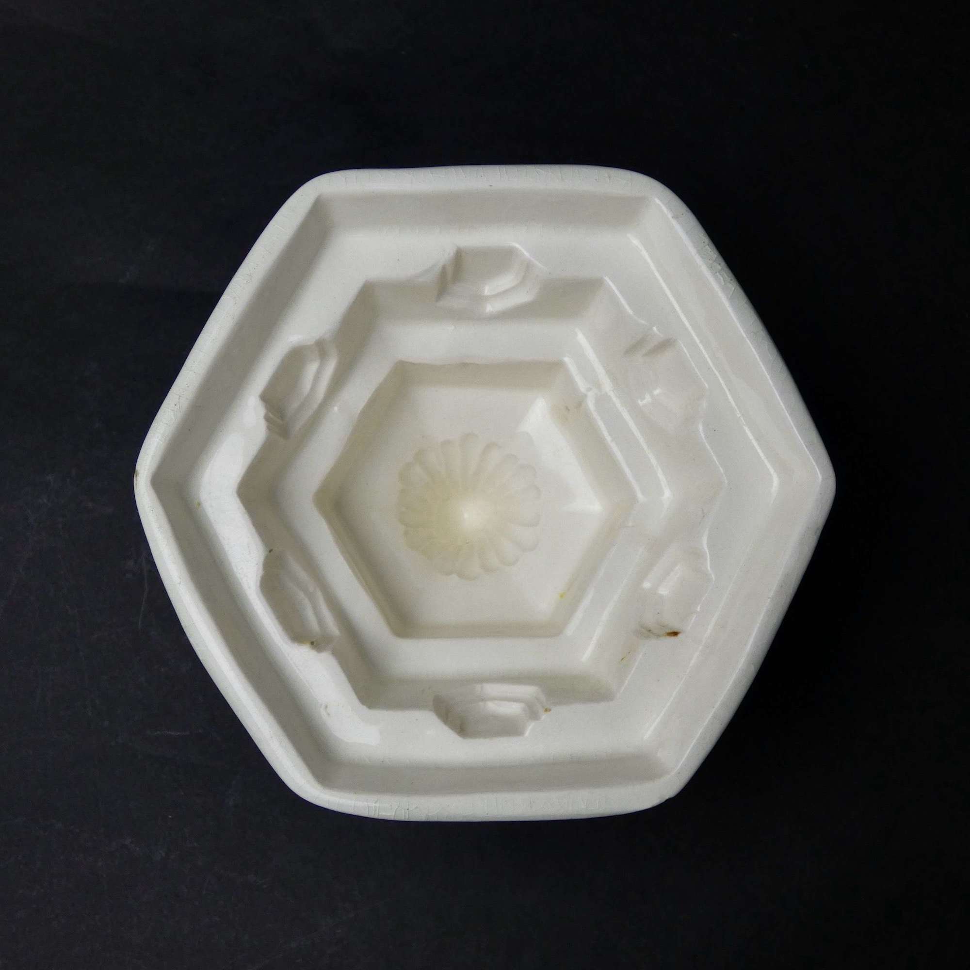 Minton marquee mould