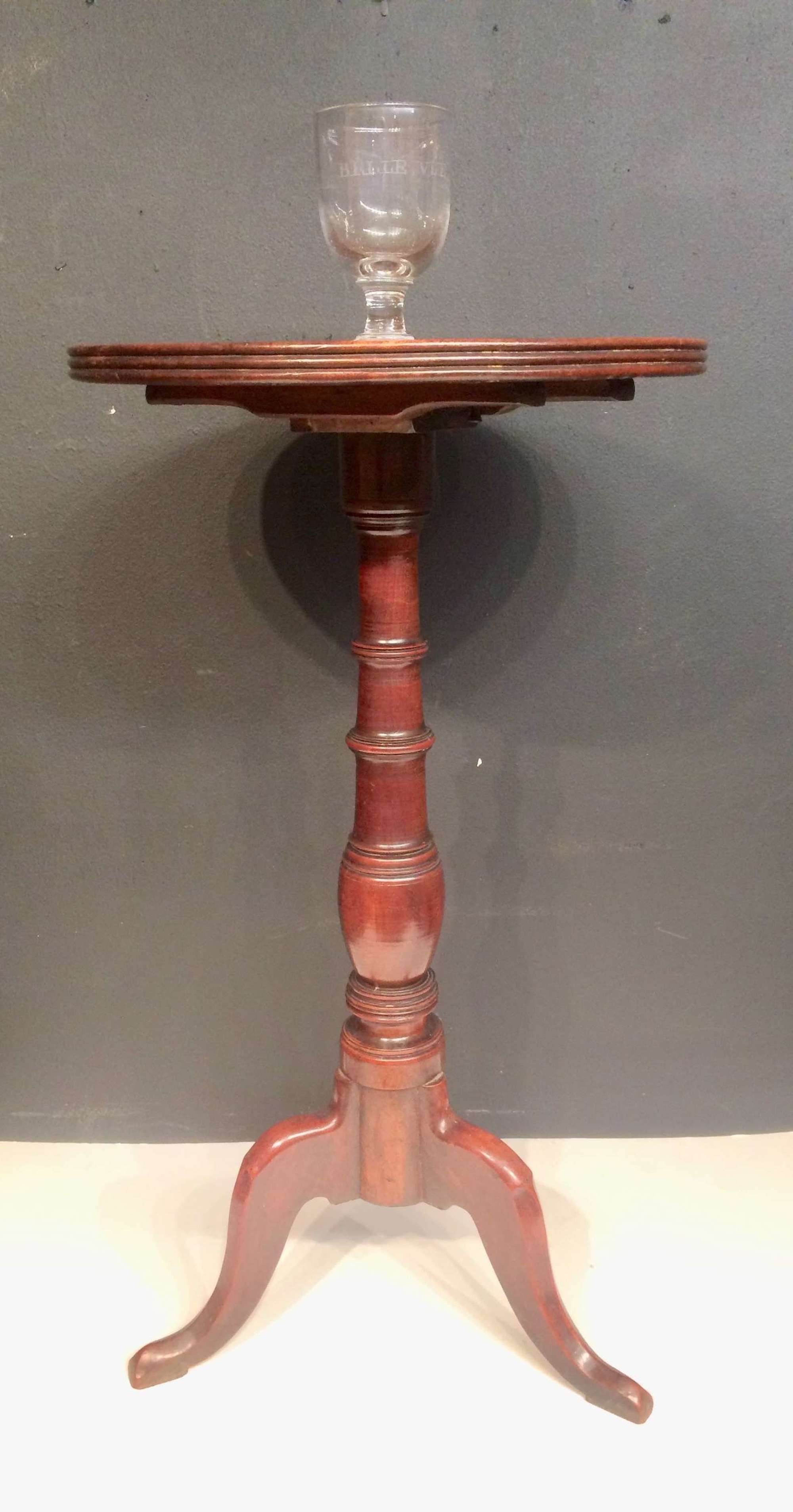 Small Georgian mahogany dish topped lamp table.