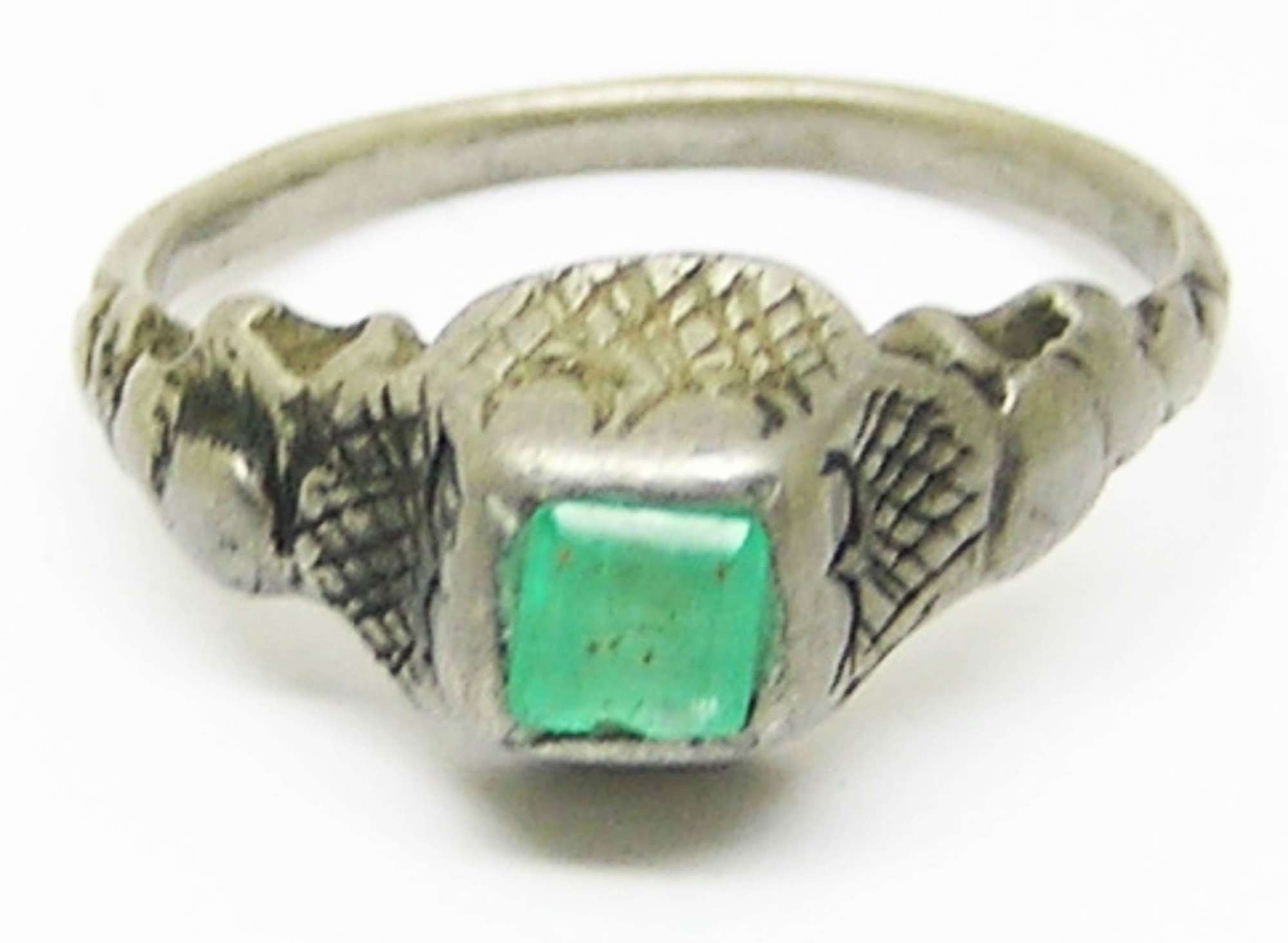 Tudor / Renaissance silver emerald finger ring