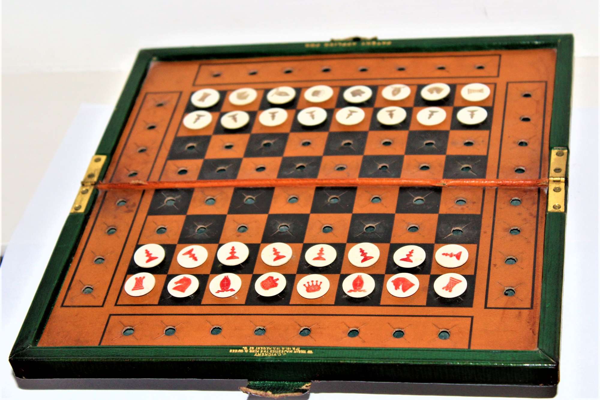 A Good Quality Edwardian Leather Travelling Chess Set By J. C. Vickery