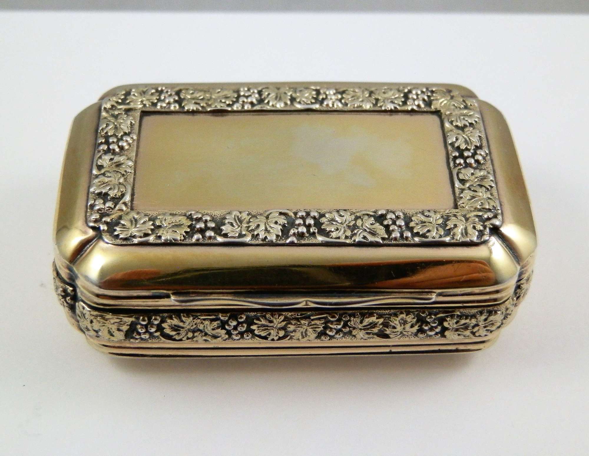 George III silver gilt pocket snuff box, Pemberton & Mitchell, 1814