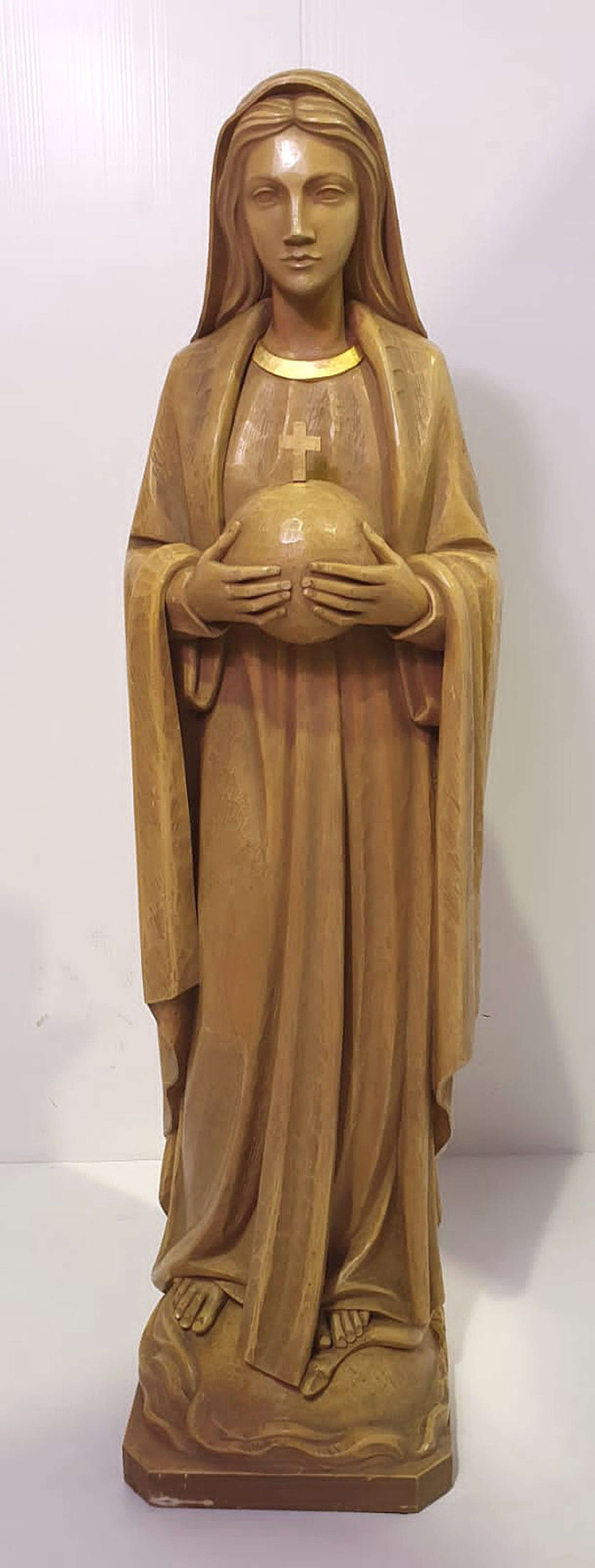 Early 20th Century Hand Carved Pine Statue Of The Virgin Mary