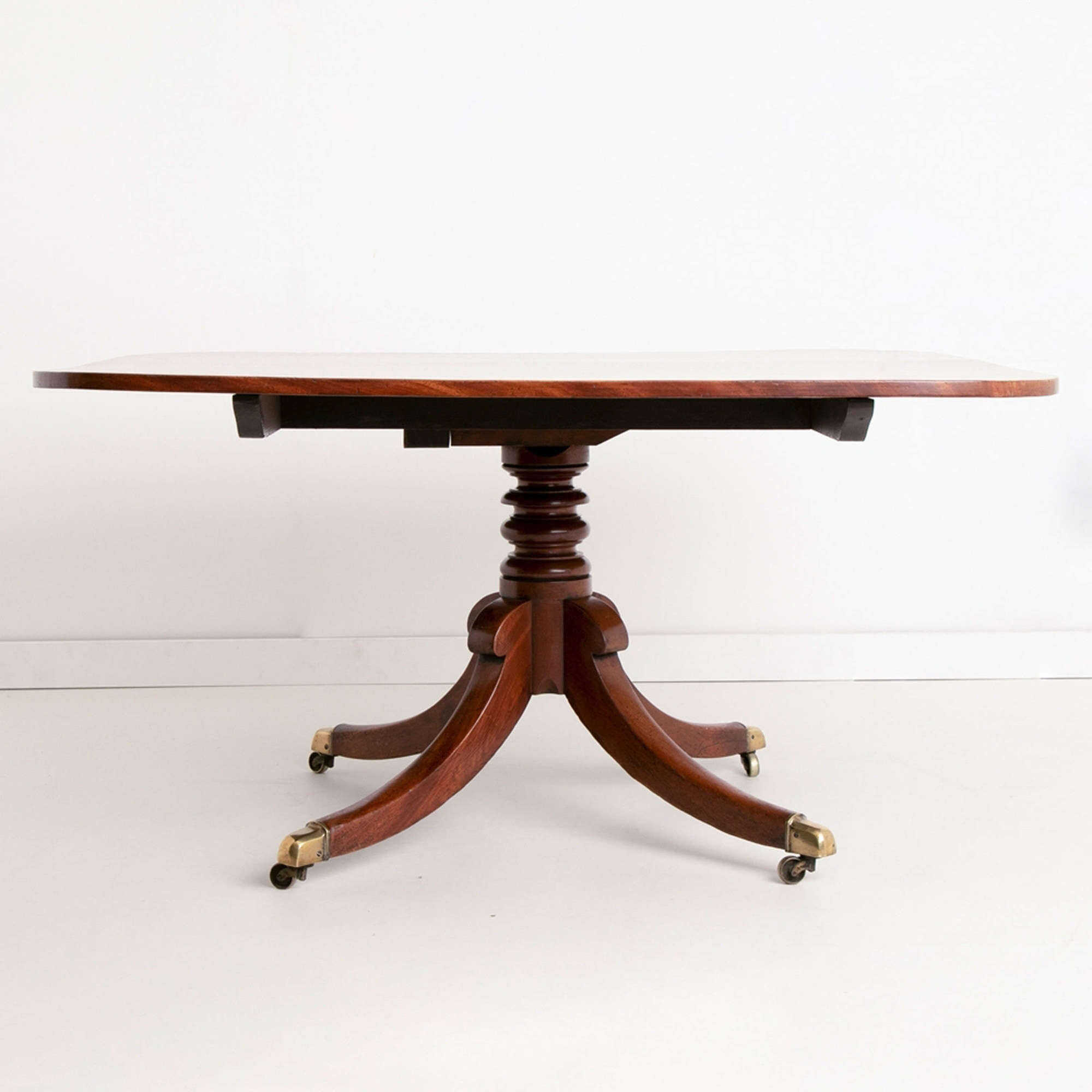 Early Victorian Cuban Mahogany Tilt Top Dining Table