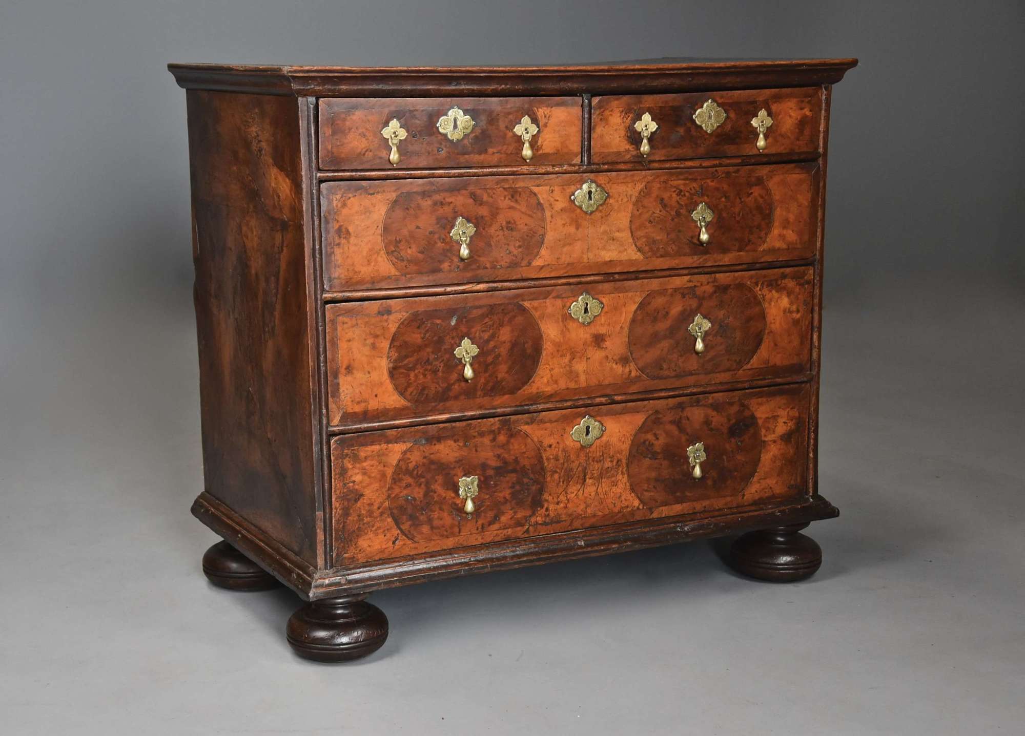 Rare & fine William & Mary yew & walnut chest of drawers