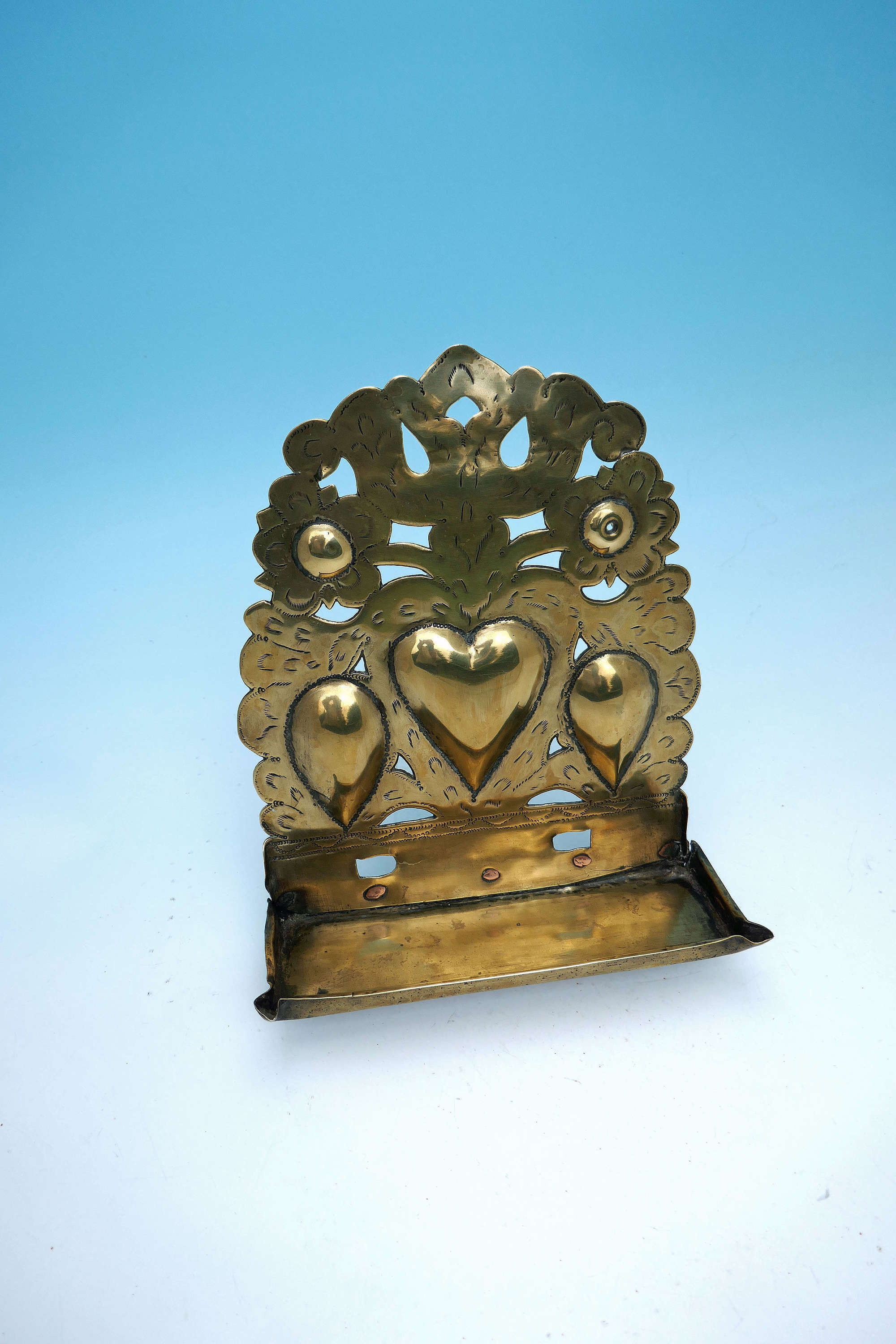 Late 17th / 18thc Early Metalware Brass Decorative Wall Sconce. Dutch.
