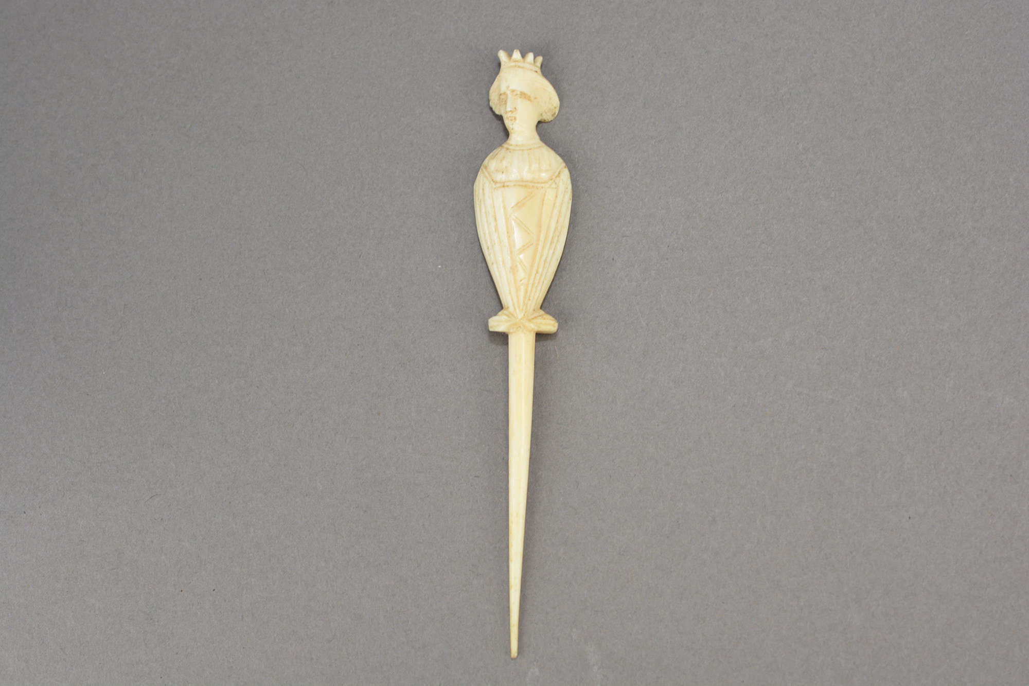 Antique carved ivory spike with Kings head handle circa.1870