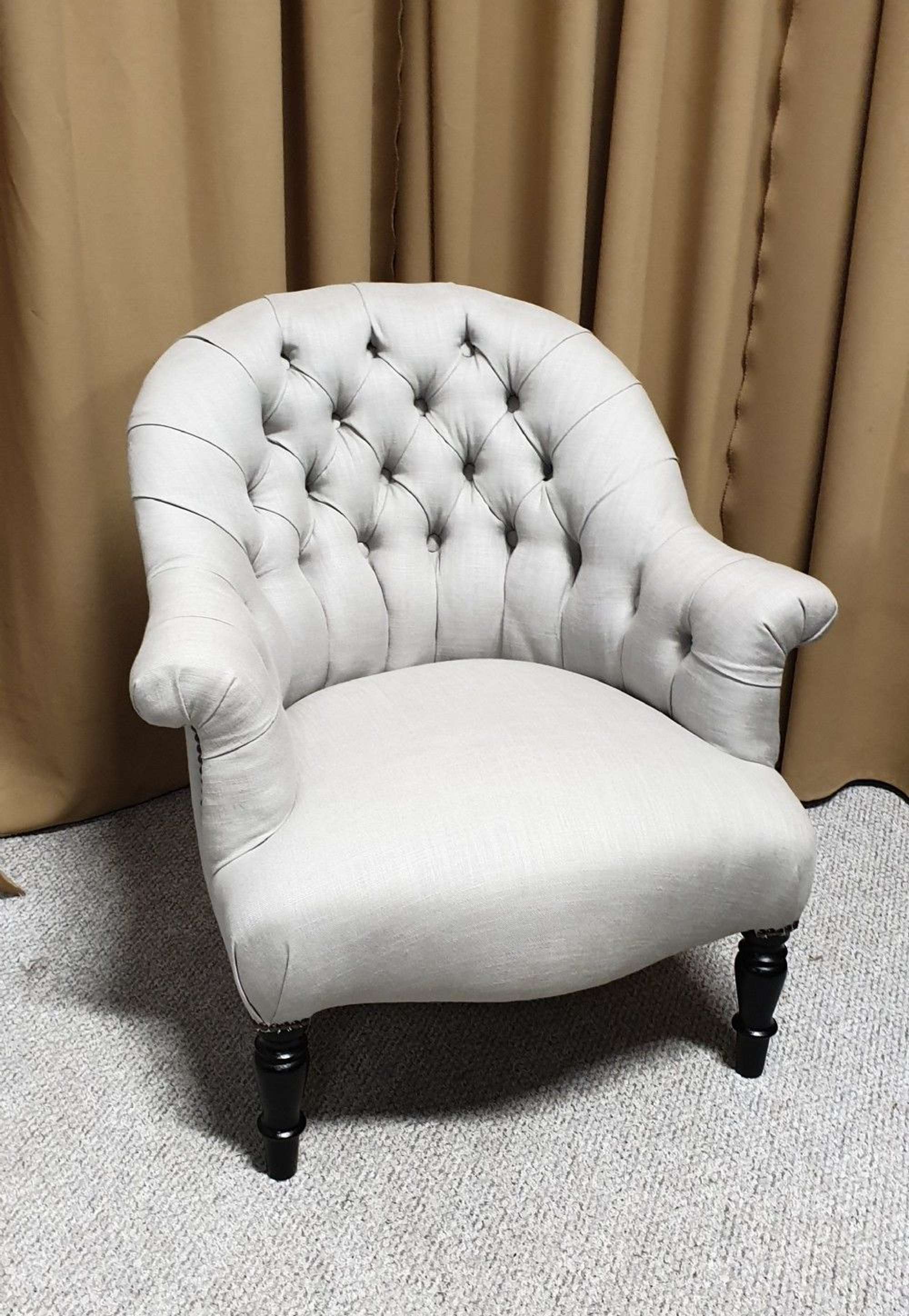 French Deep Buttoned Chair