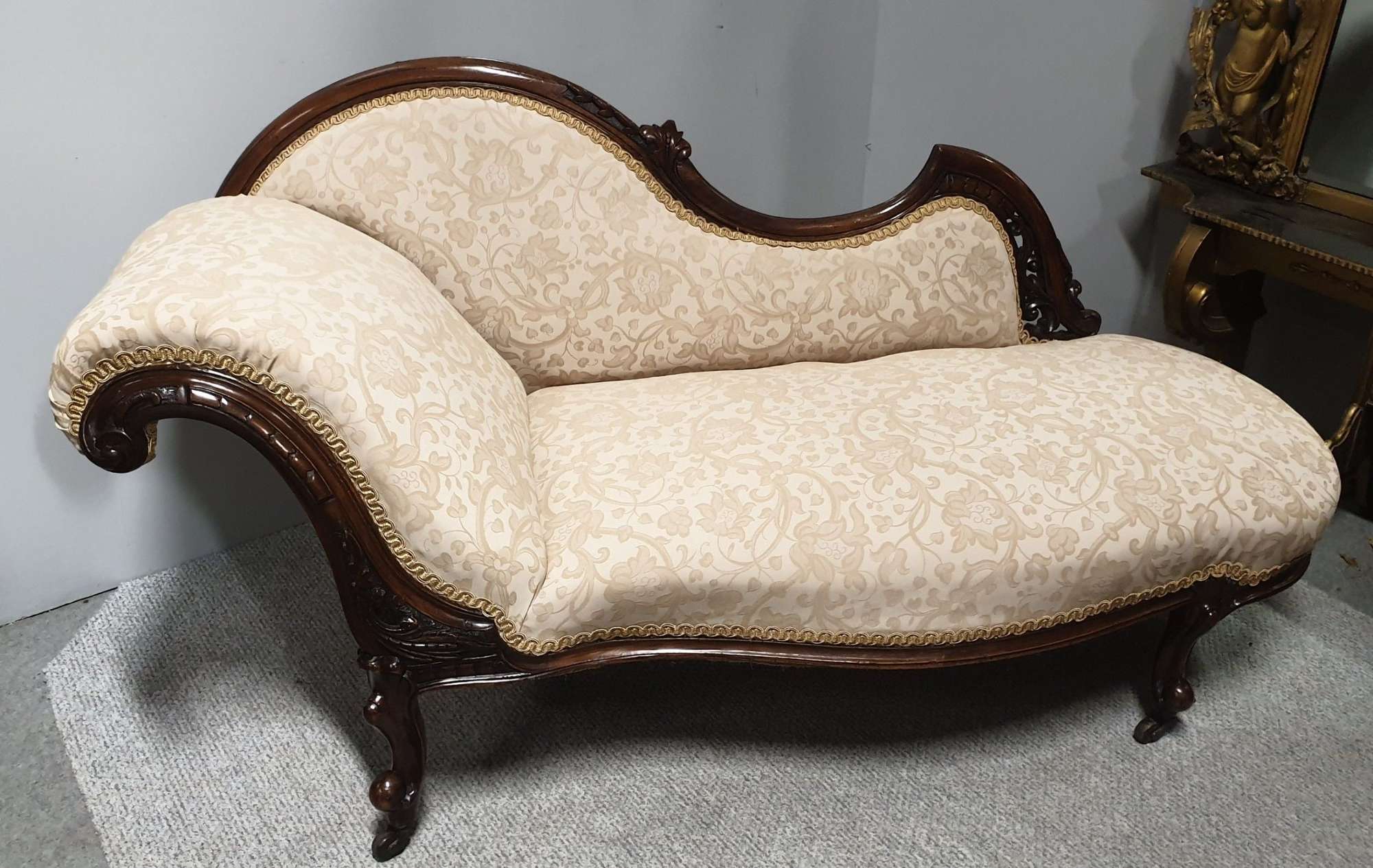 Victorian Chaise Lounge Of Small Proportions
