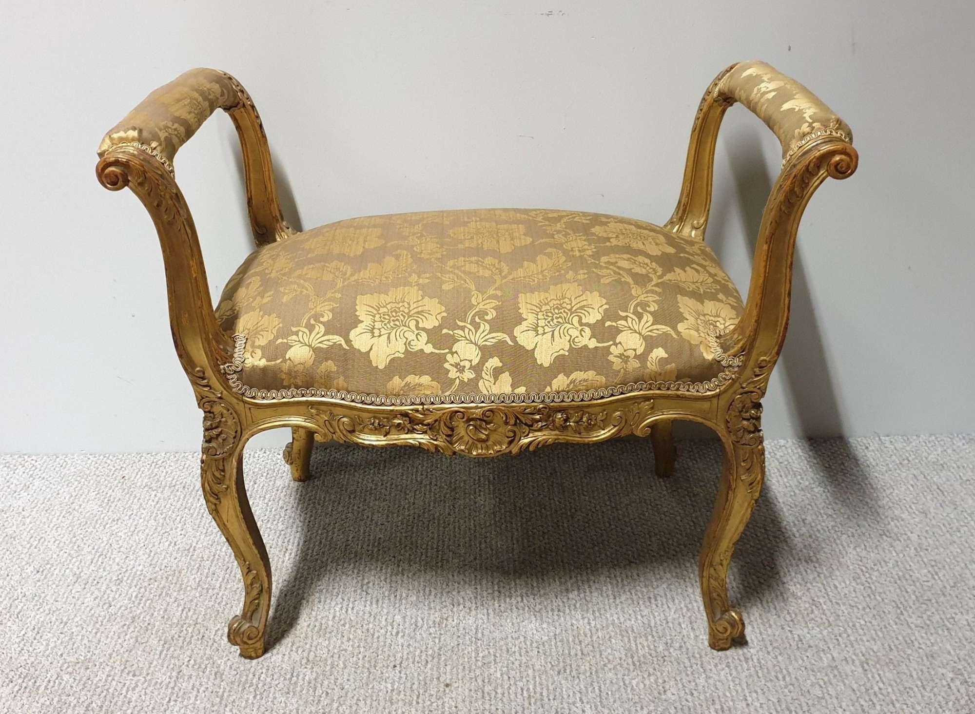 Excellent Quality Louis Xv Stool
