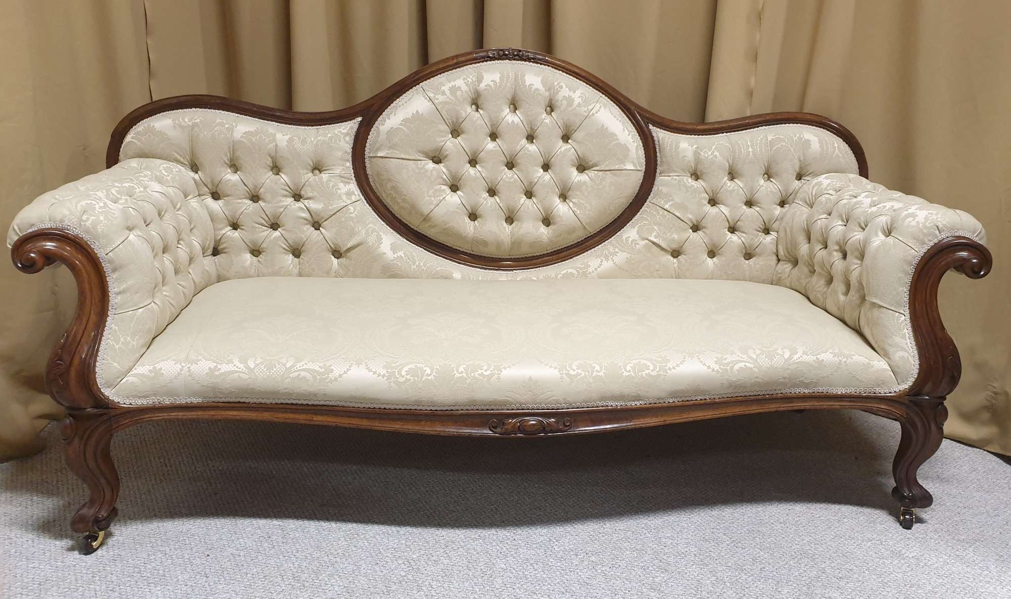 Outstanding Victorian Cameo Backed Mahogany Sofa