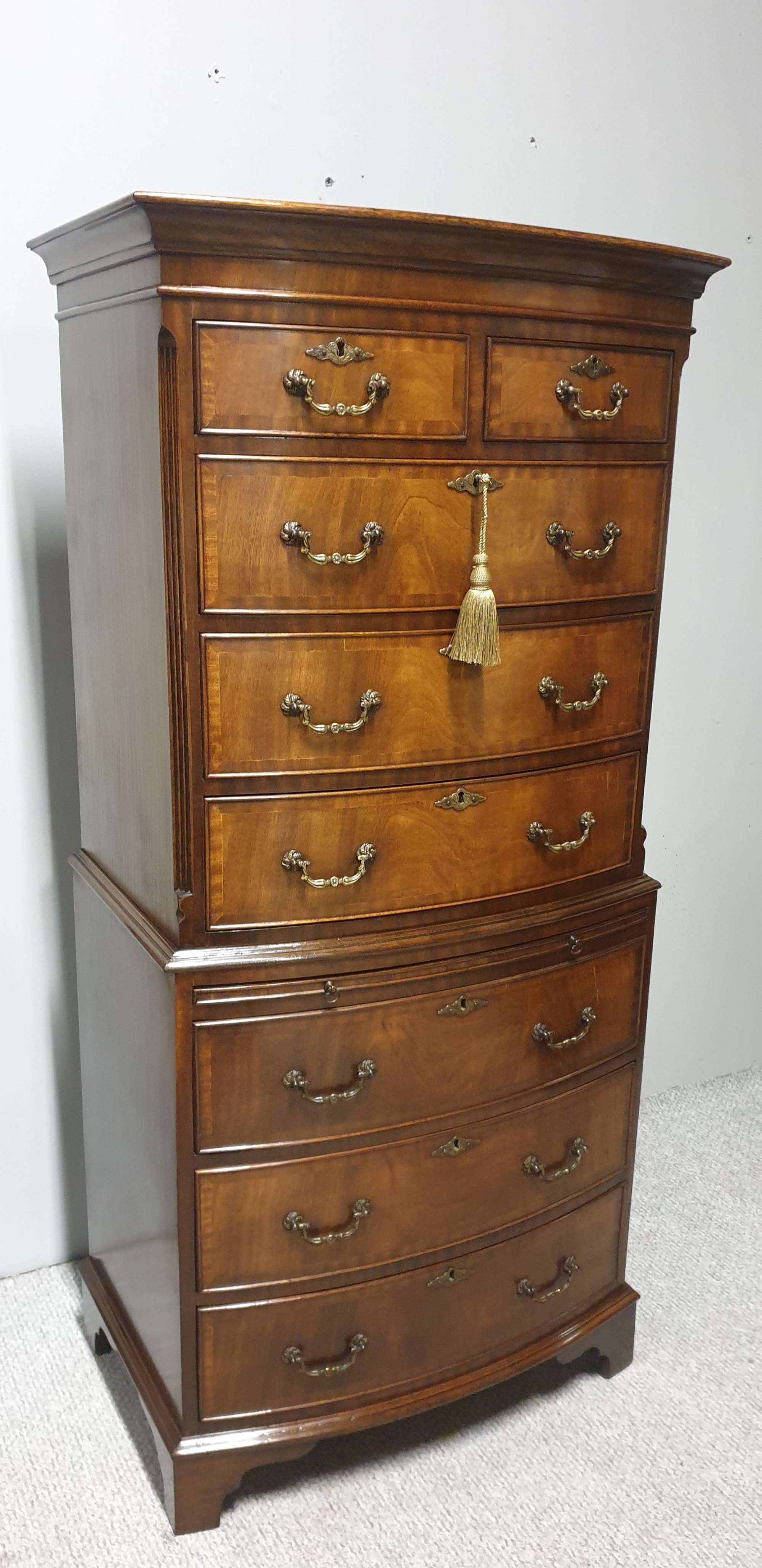 Very Good Mahogany Chest on Chest of Drawers
