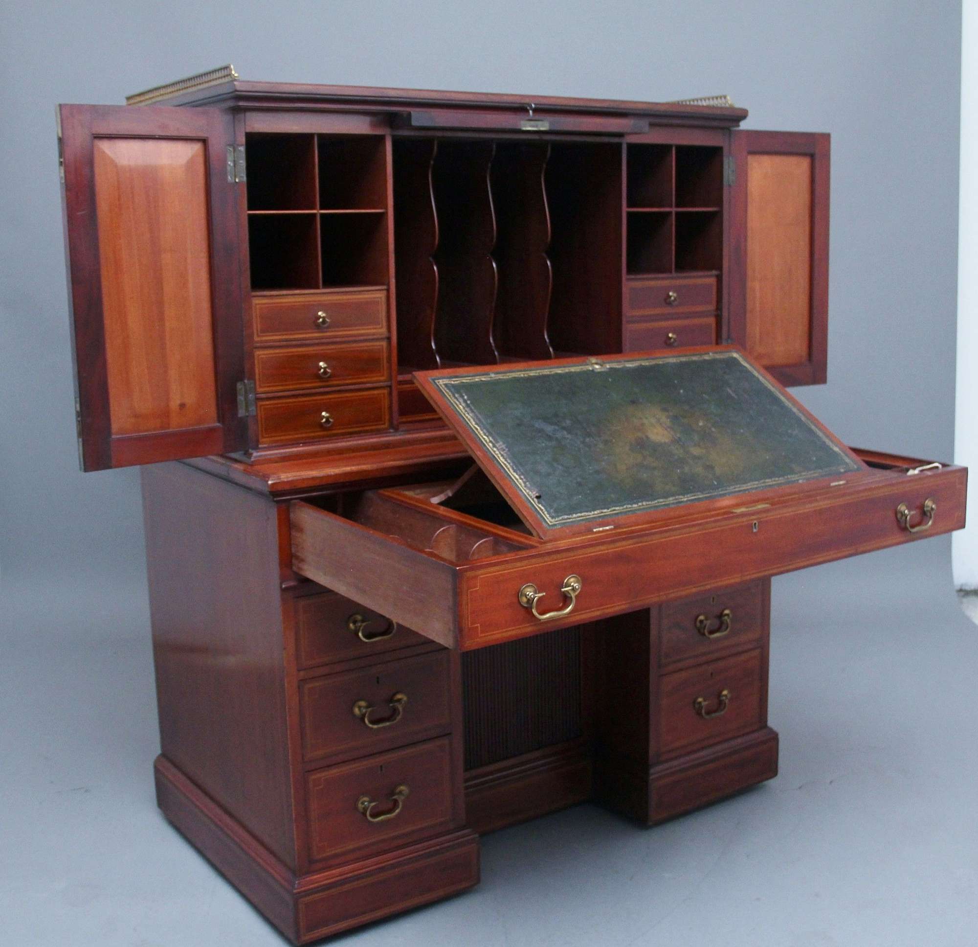 Superb Quality 19th Century Mahogany Secretaire Desk Cabinet
