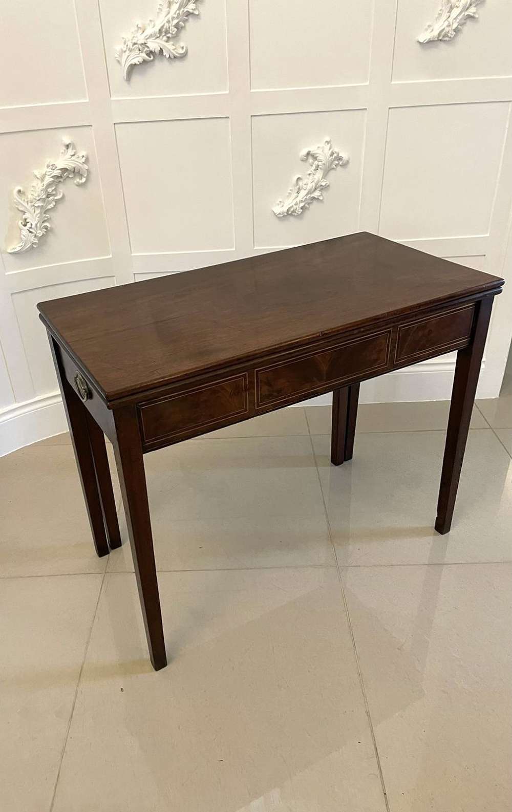 Antique George Iii Quality Mahogany Inlaid Tea Table
