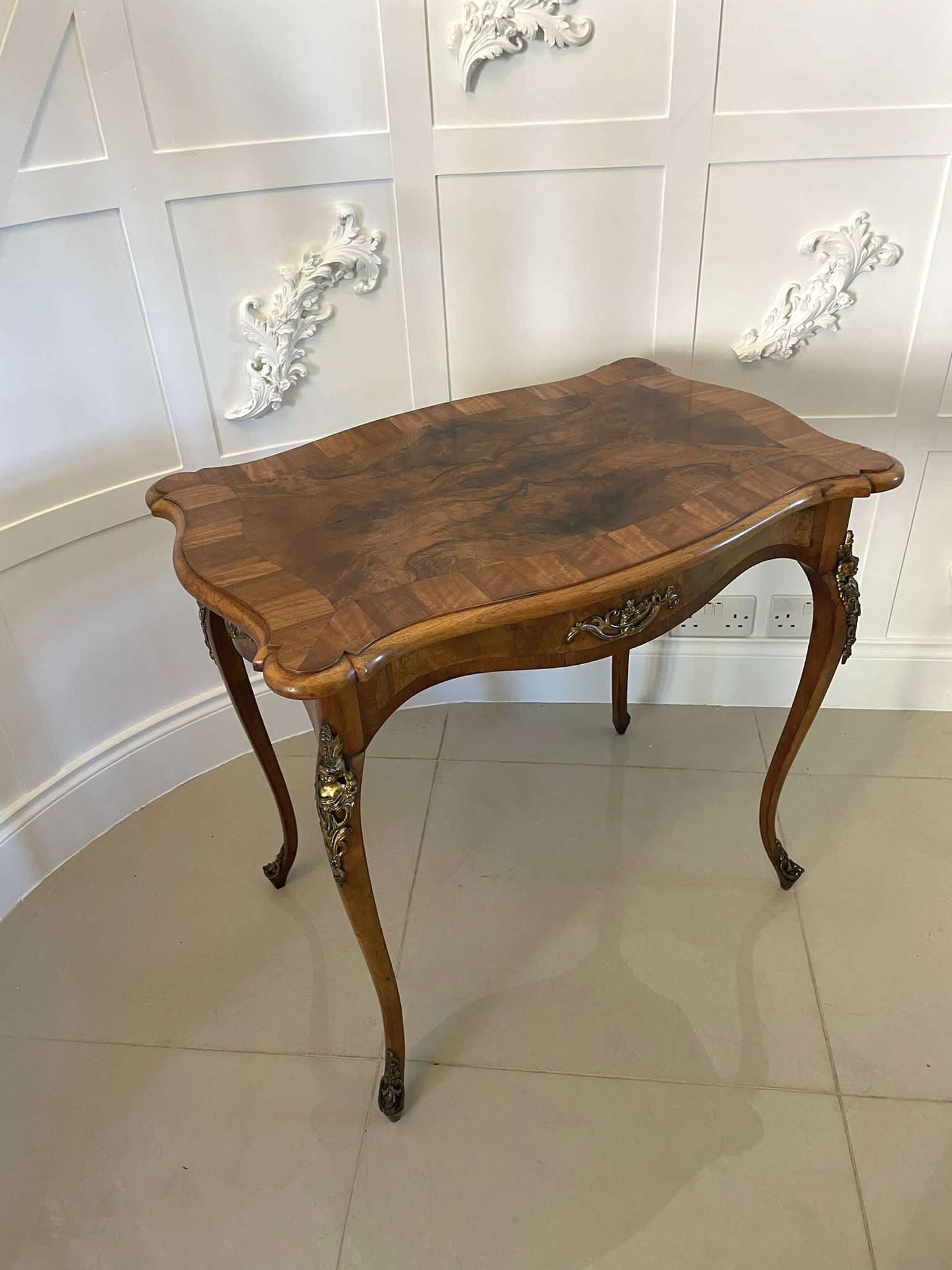Antique Victorian Quality French Burr Walnut Freestanding Centre Table